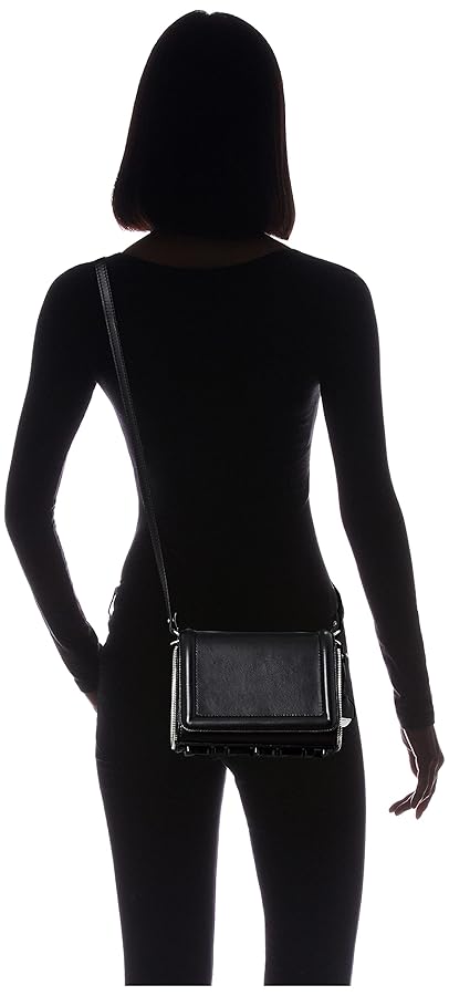 人気美品✨DIESEL ビッグロゴ ショルダーバッグ 縦型 高品質ナイロン DIESEL（ディーゼル）の「レディース BIGロゴ ミディアム クロス